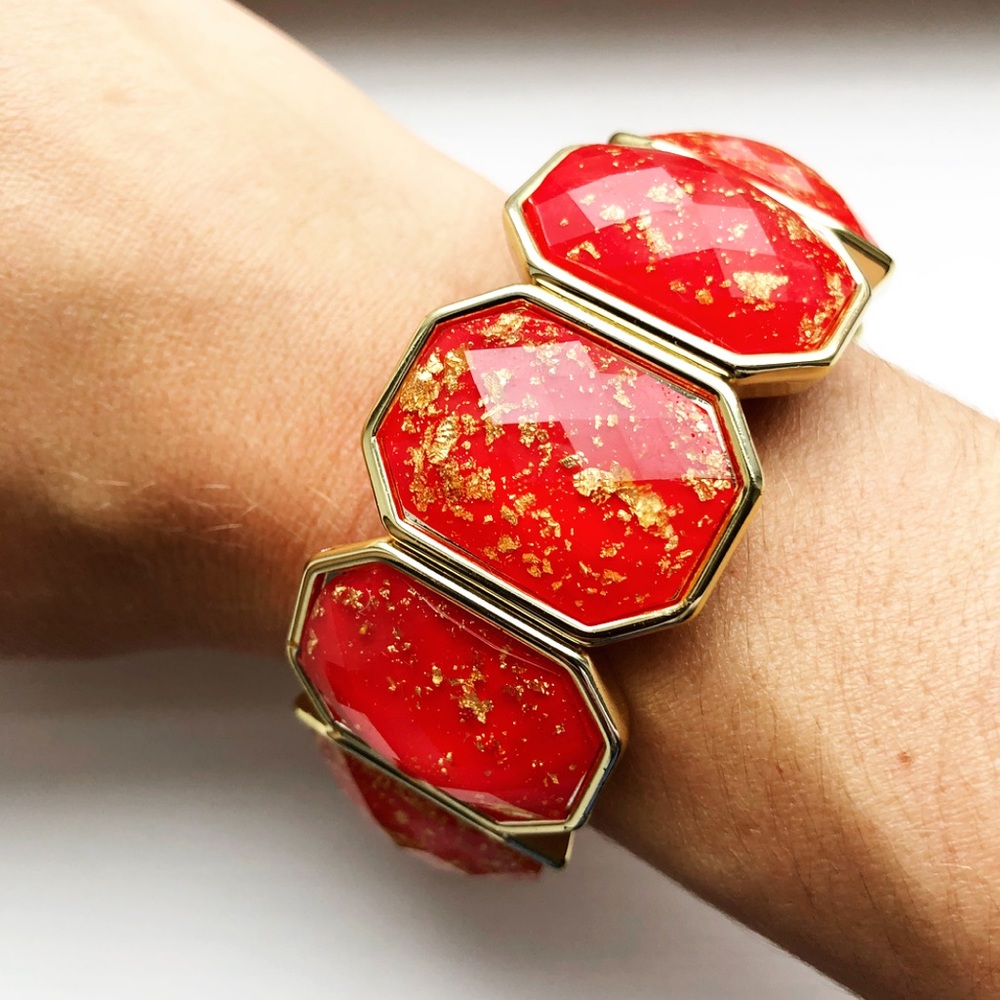 Gold shimmer & red gemstone stretch bracelet